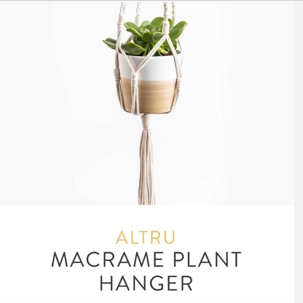 Altru macrame plant hanger
